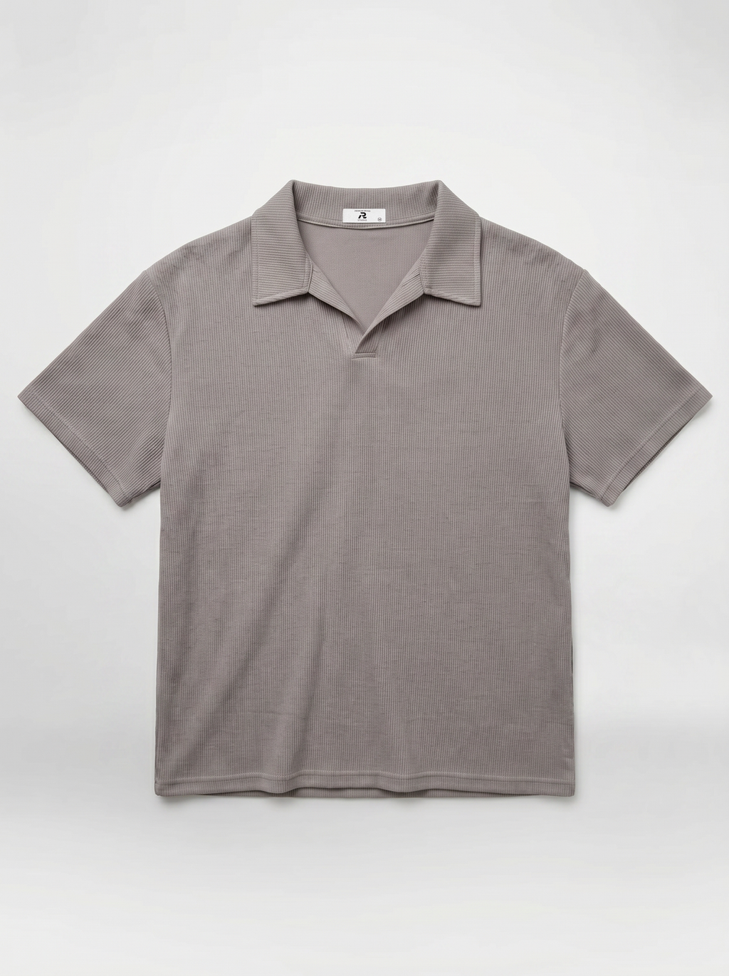 淺灰色有領上衣